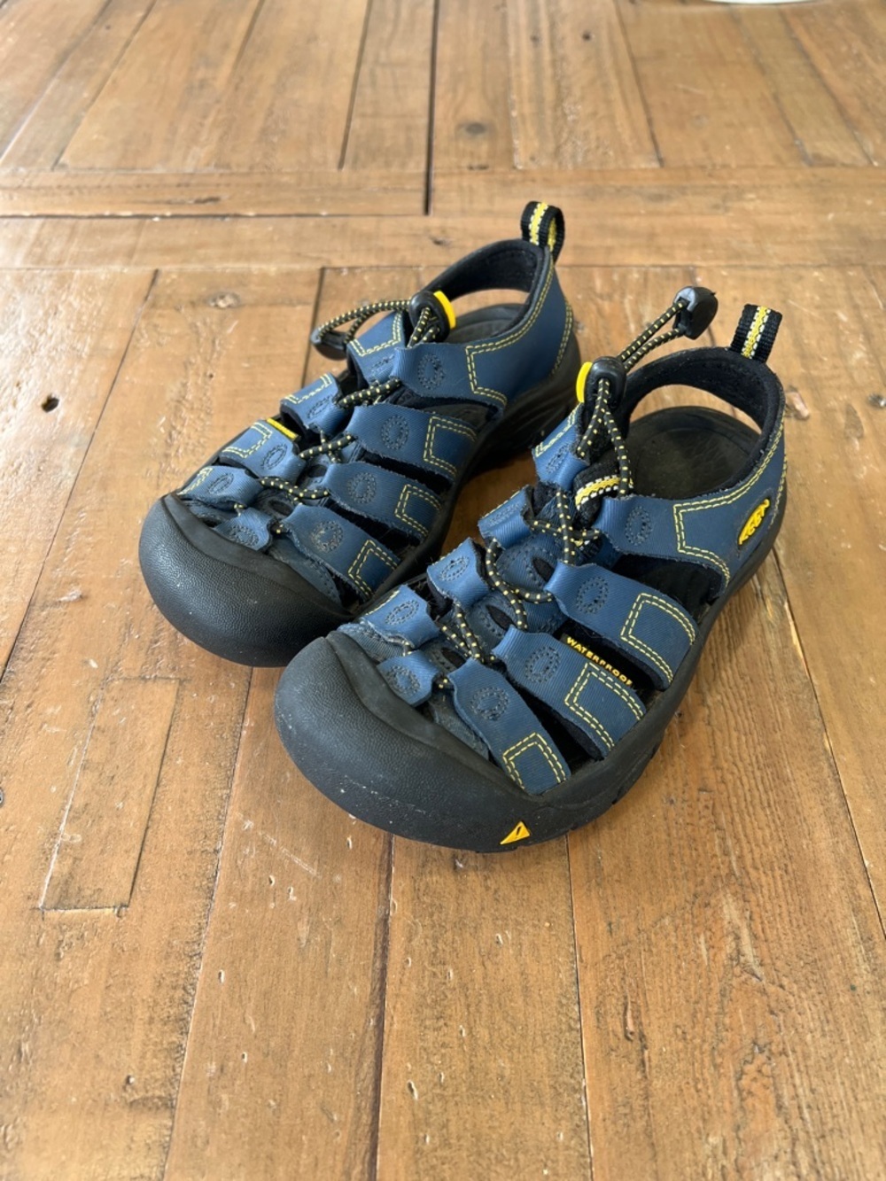 Keen blue waterproof open back hiking sandals kids 12